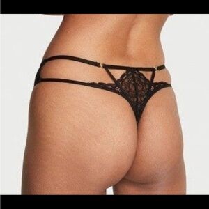 Victoria’s Secret Black Thong Size Large